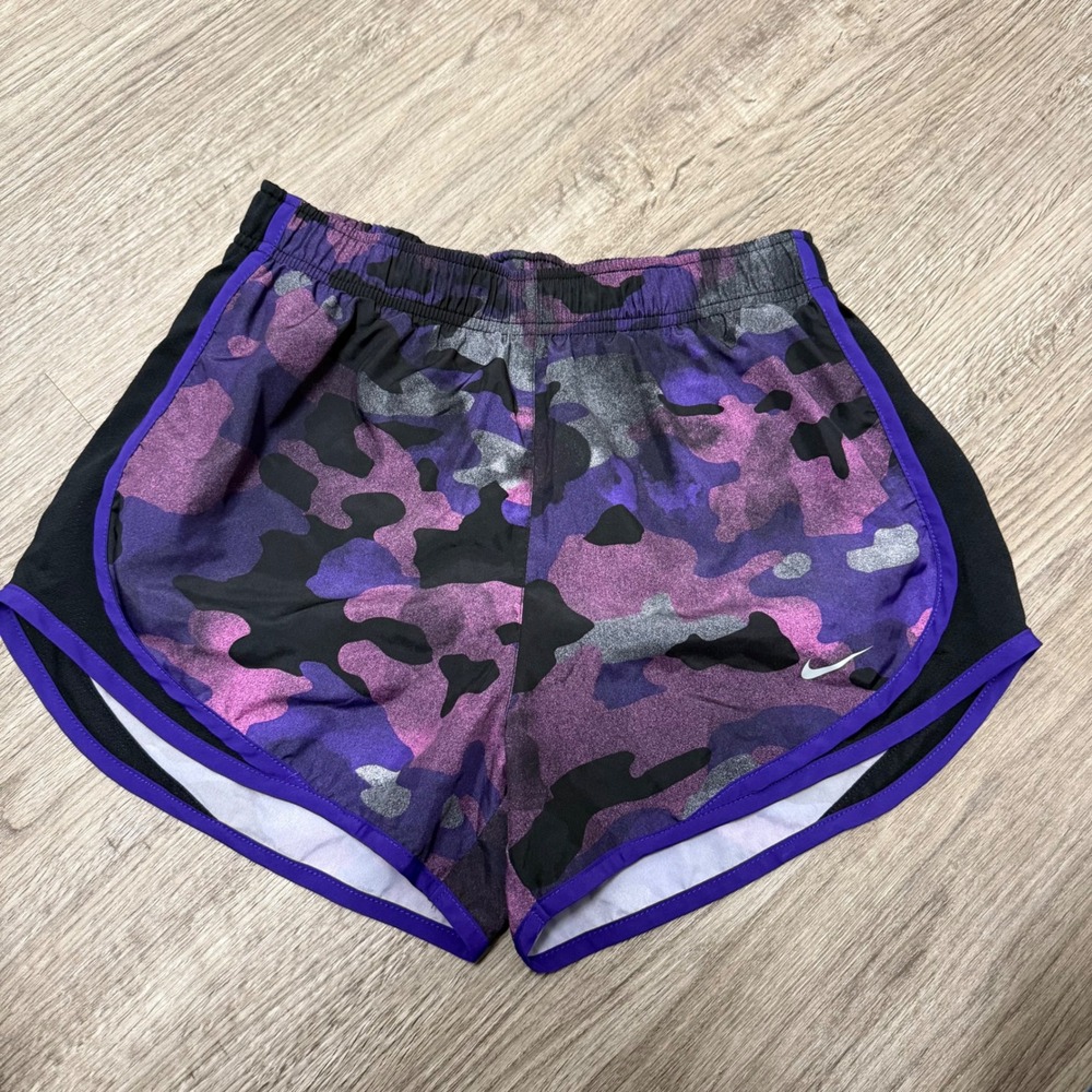 Nike Dri-FIT Purple Camo Running Shorts Women Small Athletic Camouflage 3 Inseam